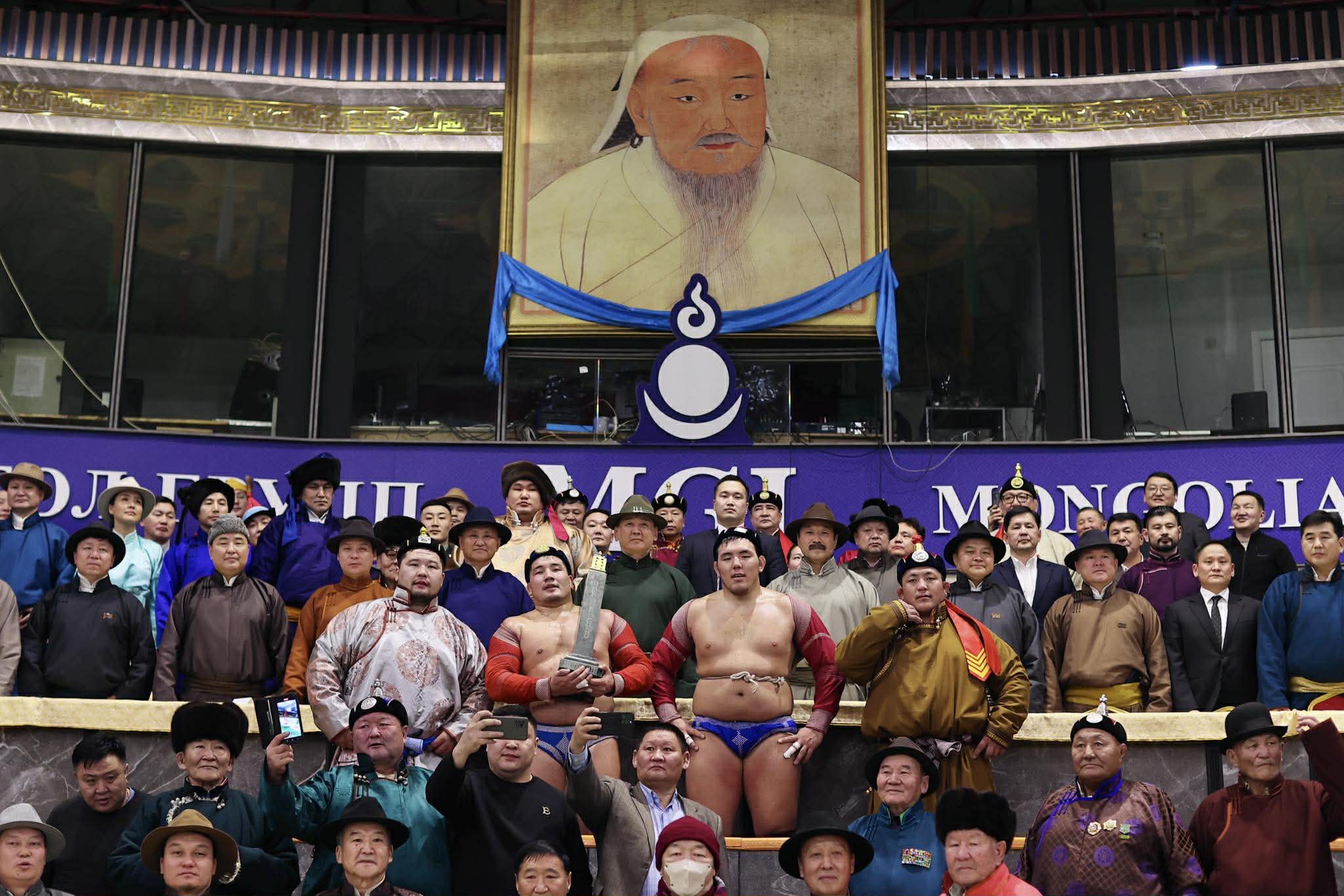 received_1950840165841751