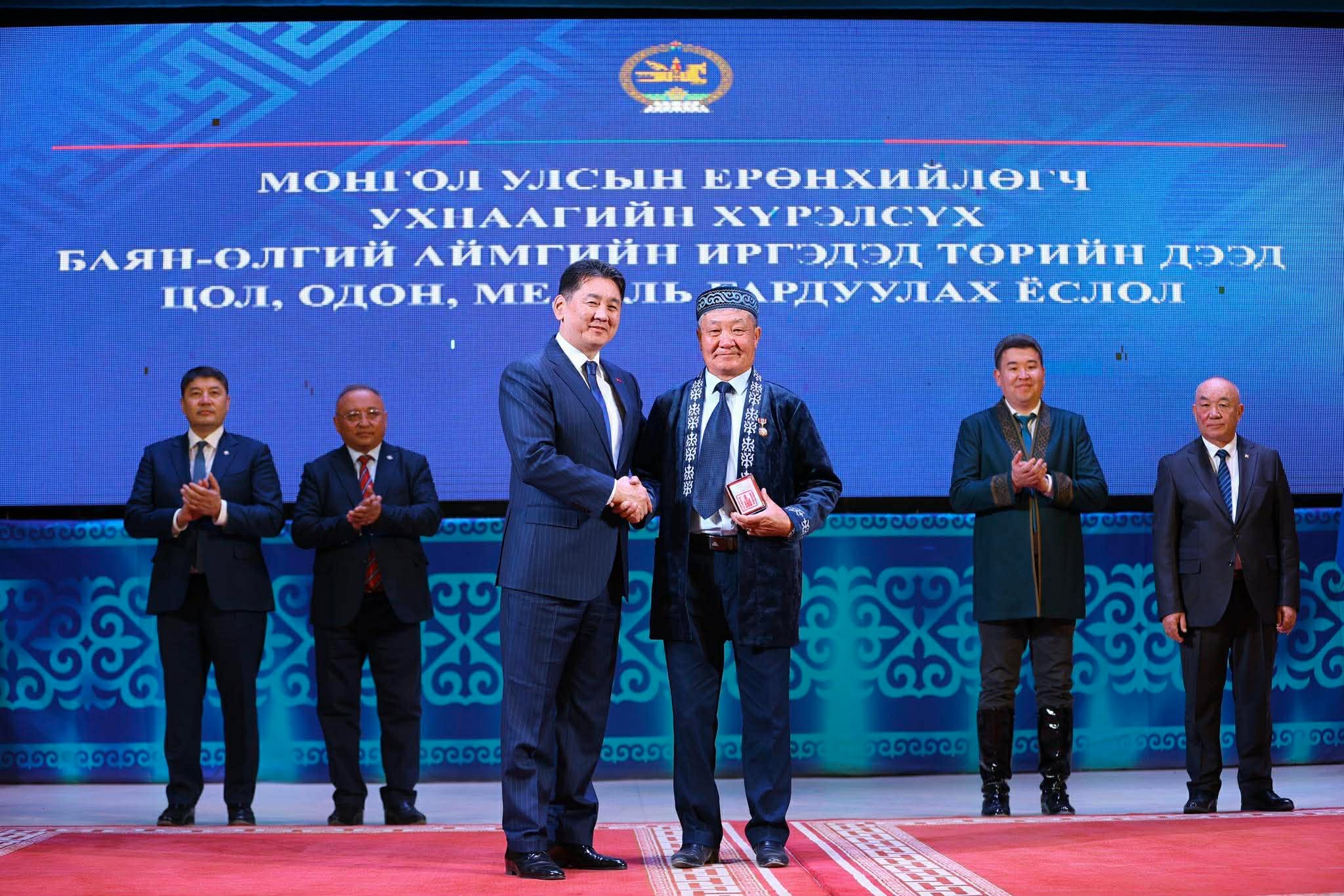 received_1241123171475801